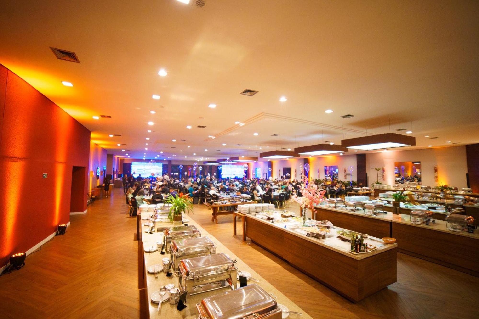マブ テルマス グランド リゾート フォス・ド・イグアス エクステリア 写真 The buffet at the 2009 Web 2.0 Conference